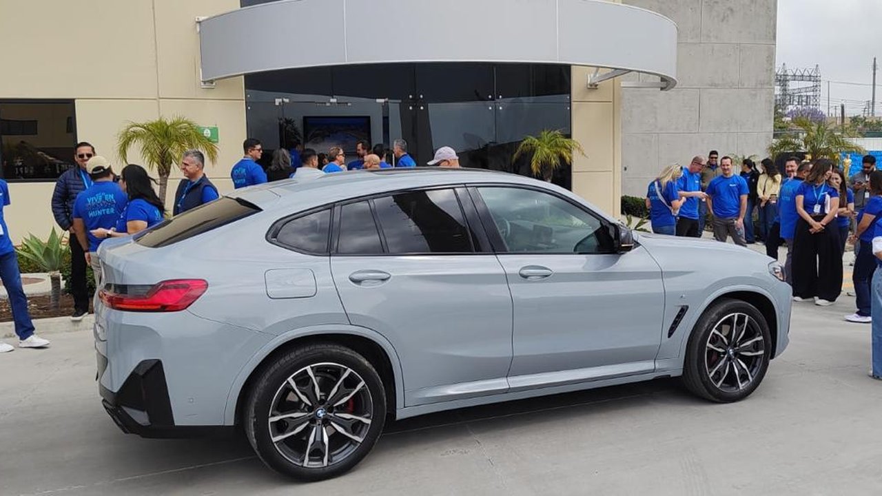 Unidad BMW X4 de Smarther Travel Services